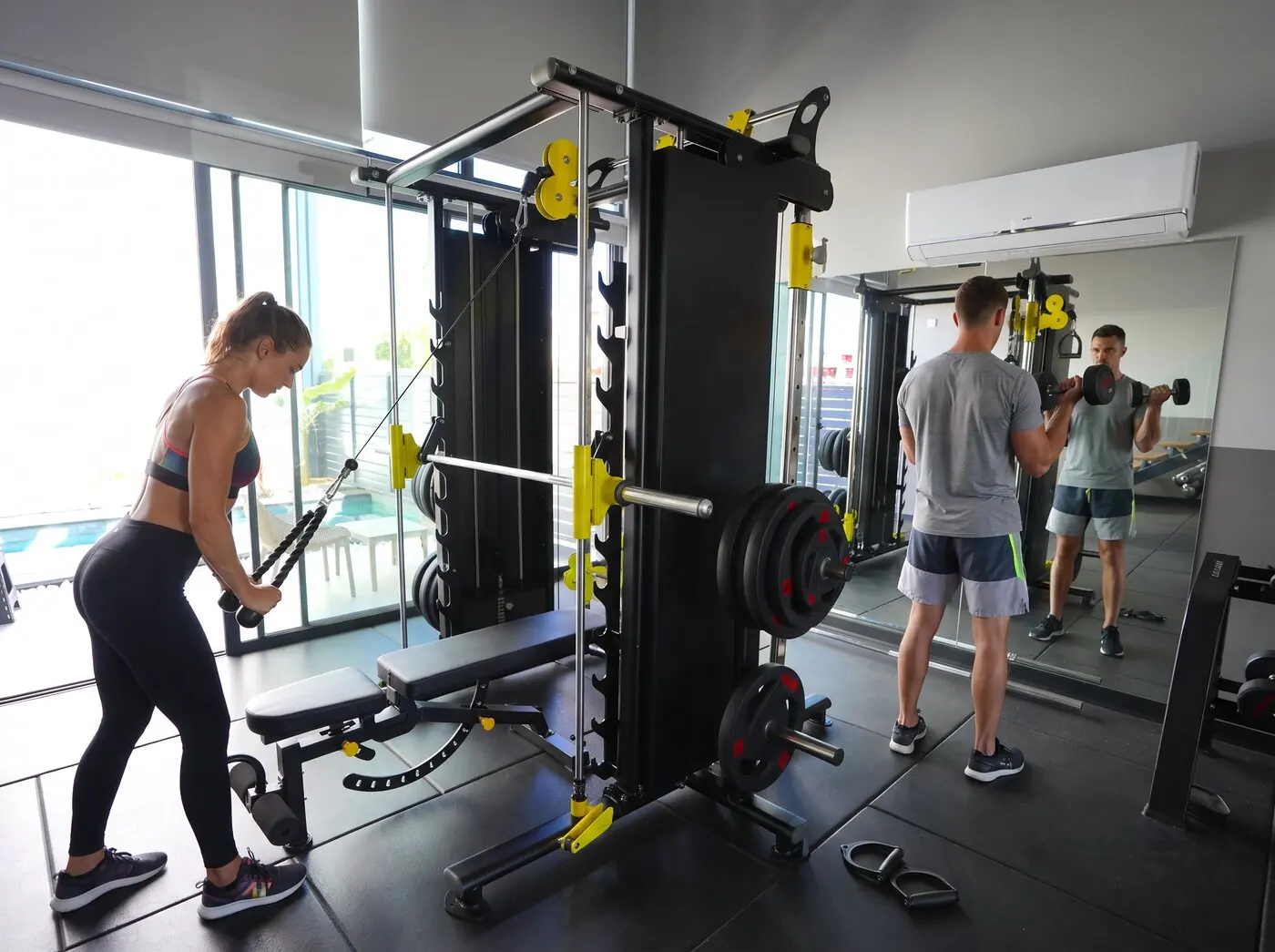 Spor salonunda antrenman